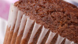 IKEA chocoladecakes besmeurd met poep