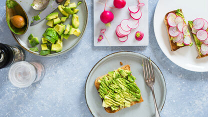 15 x inspiratie voor avocado op brood