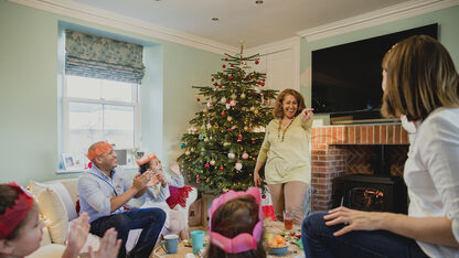 Kerst met de fam: 5 spelletjes voor jong en oud