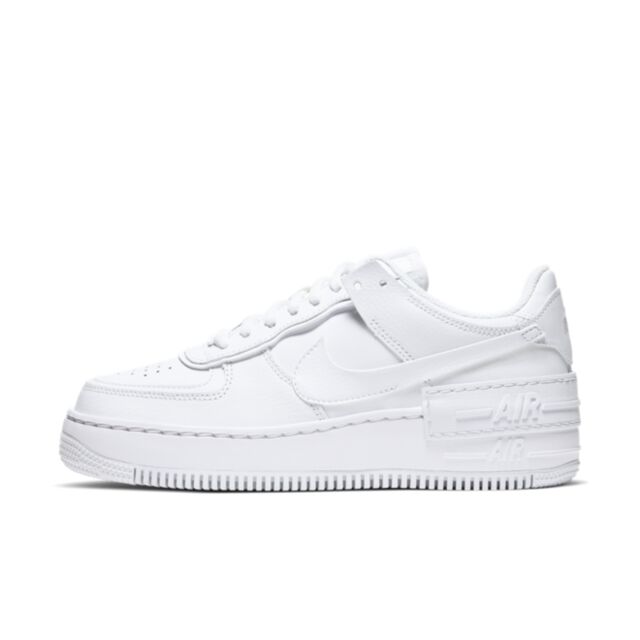 witte sneakers