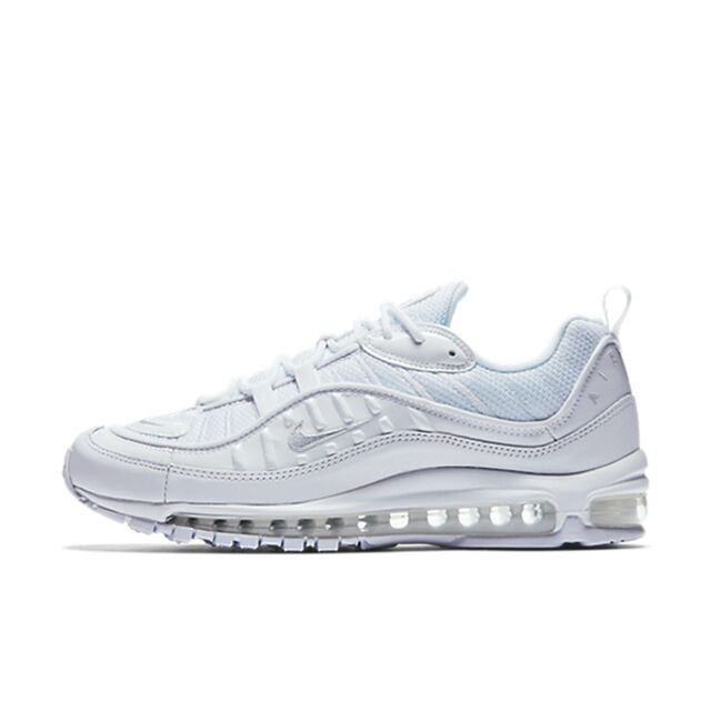 witte sneakers