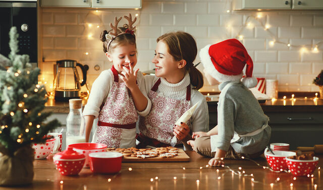 Kerst kinderen moeder Istock