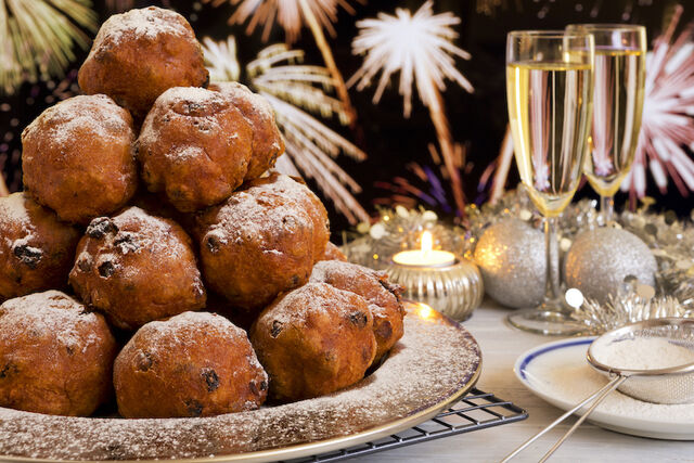 Oliebollen met chocolade en salted caramel recept oud en nieuw