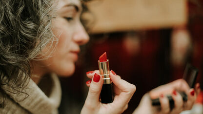 Deze lippenstiften geven niet af in je mondkapje