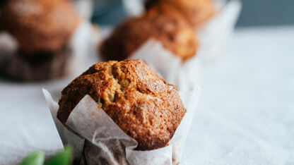 Bananenbrood zat? Deze bananenmuffins met pindakaas wil je wél proeven