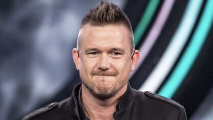 Johnny de Mol ontkent mishandeling ex in eigen talkshow: kijkers vol ongeloof