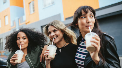 IJskoffie maken deze zomer? Zo maak je Iced Spanish Latte!