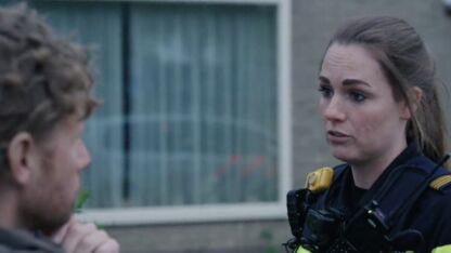 Agente Marloes van slag in 'Bureau Arnhem': "dit is een hele heftige, ik stap eruit"