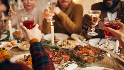 Zó overleef jij Kerst met je schoonouders