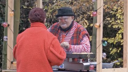 Lang Leve De Liefde-Lenie verrast: clown Bertus blijkt haar date