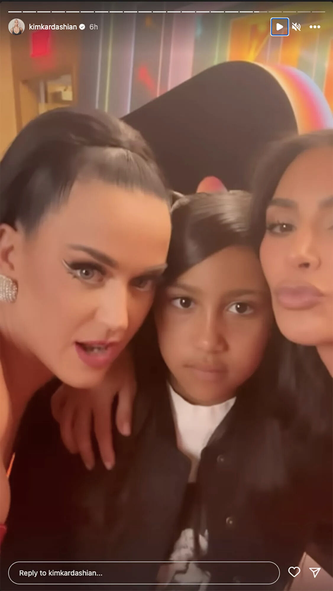 kim kardashian katy perry las vegas north west podium