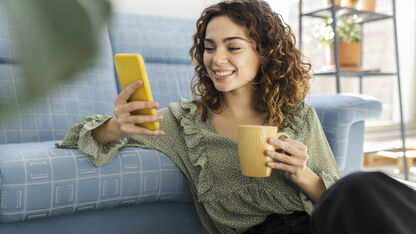 Deze sterrenbeelden zitten het meest op hun telefoon