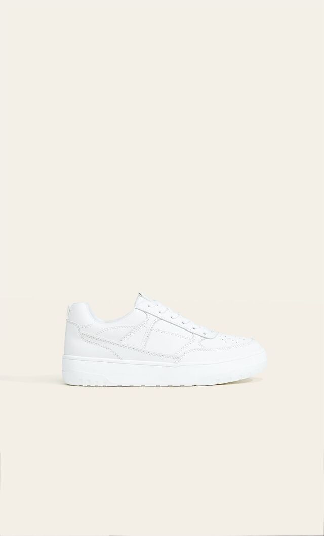 Witte sneakers