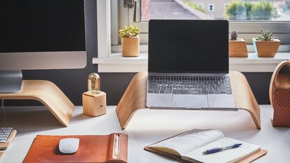 Het is vandaag Nationale ‘Ruim je bureau op dag’: 10 tips om je bureau netjes te houden