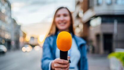 Voxpops zijn populair op TikTok. Waarom zijn we zo geïnteresseerd in het leven van anderen?