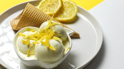 Zo kun je zelf het heerlijkste citroenijs maken