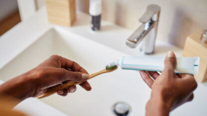 Je partners tandenborstel gebruiken: zo erg is het