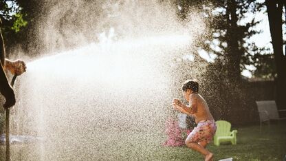 Kinderen naar buiten krijgen? Dit speelgoed maakt het extra leuk